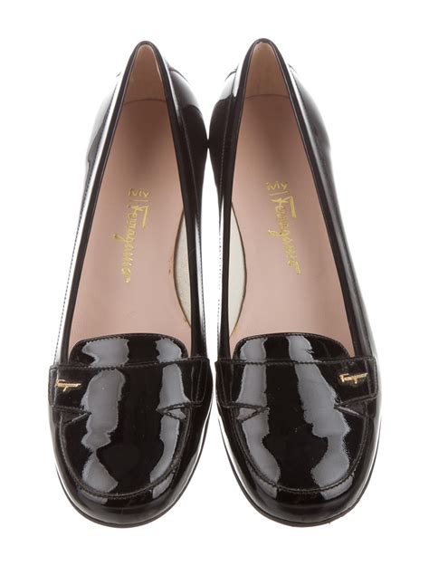 WOMEN'S LUXURY LEATHER LOAFERS AND FLATS 